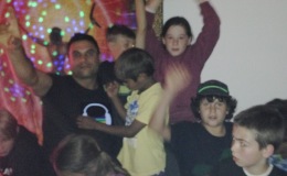 Perth kids Dj - Dj Avi with the kids.jpg